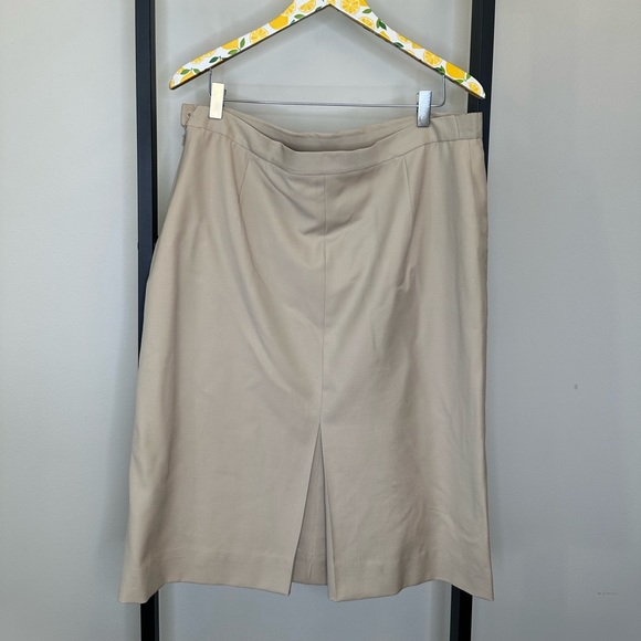 Burberrys Tan Skirt - Picture 3 of 5